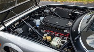 1972-Ferrari-365-GTB-4-Daytona-engine